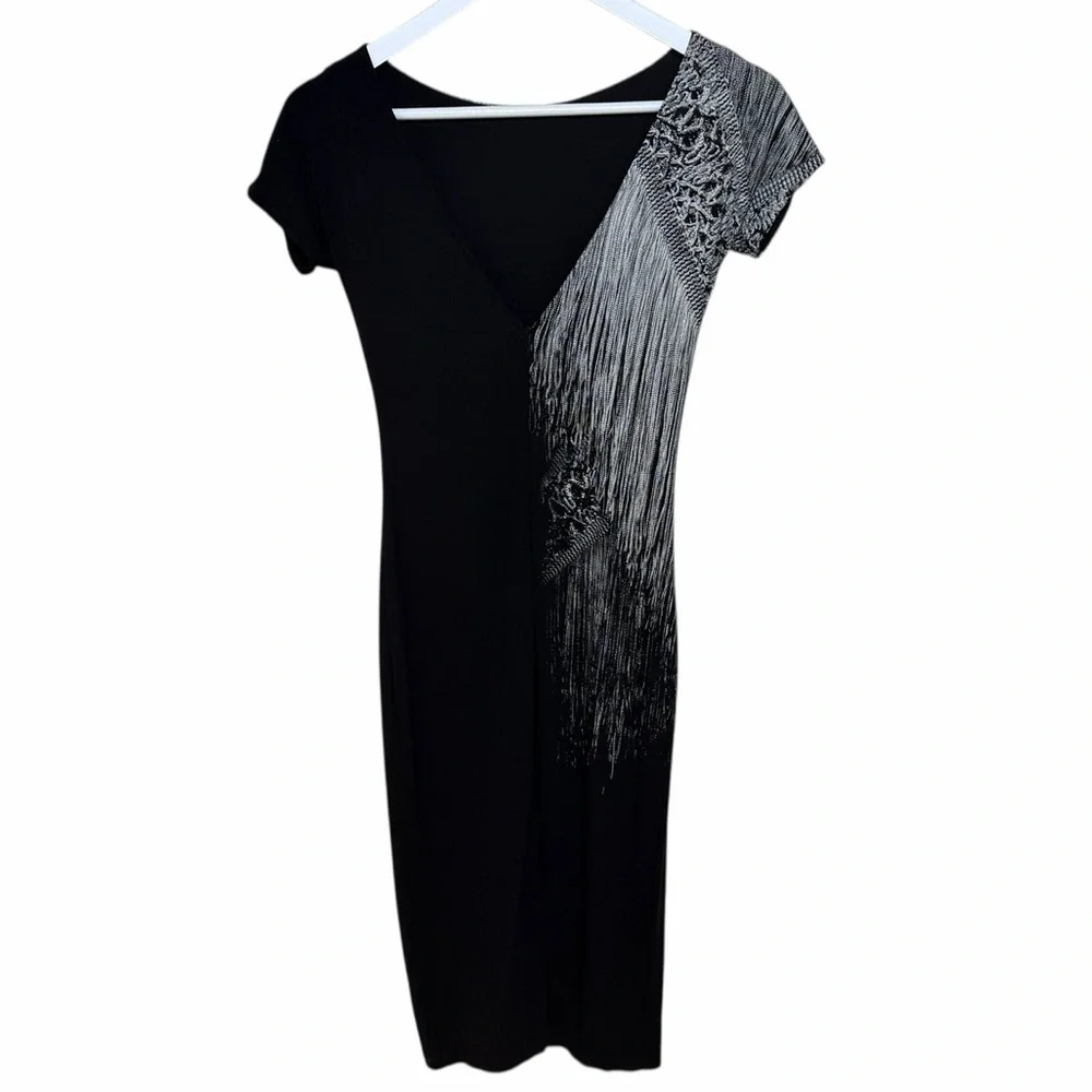 Elegant Isabel de Pedro Chain Printed Black Short Sleeve Dress- US 4 - Picture 5 of 16